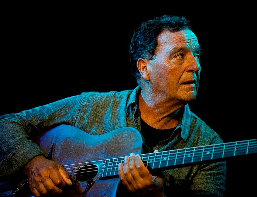 Gypsy guitarist Fapy Lafertin on stage